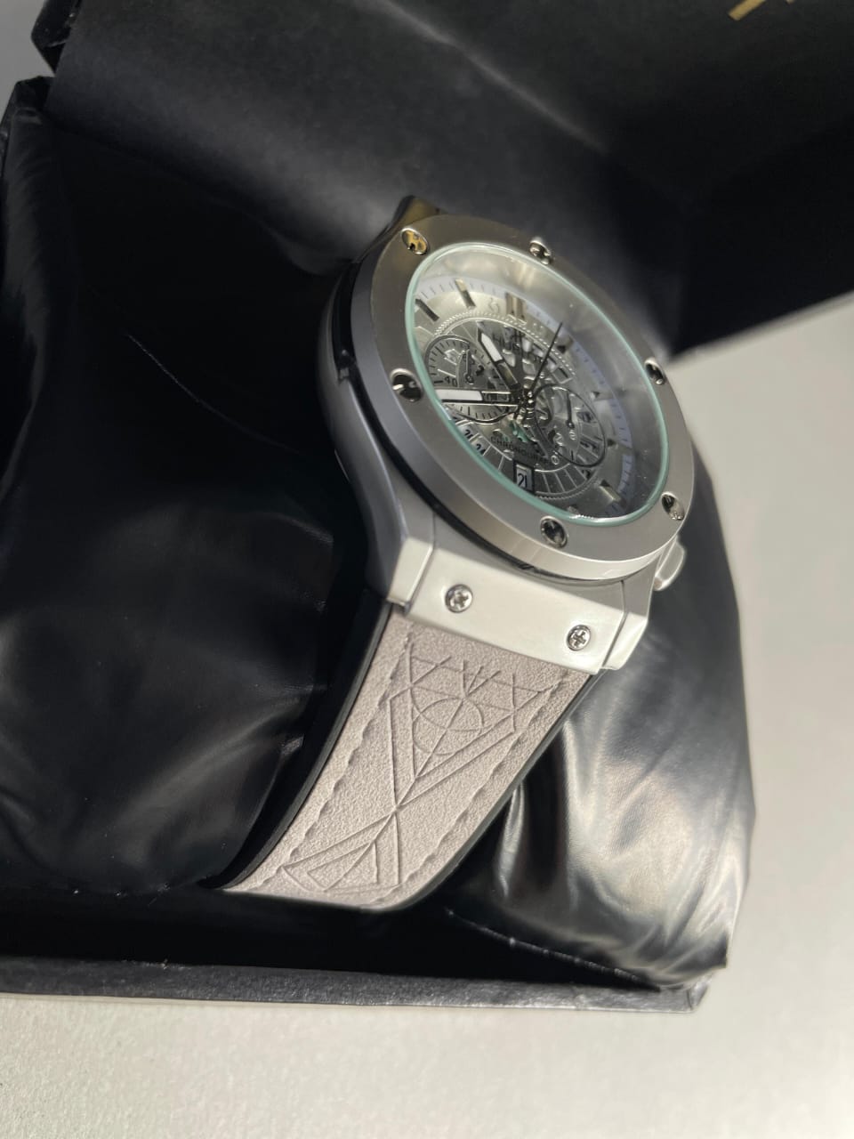 HUBLOT SKELETON WHITE